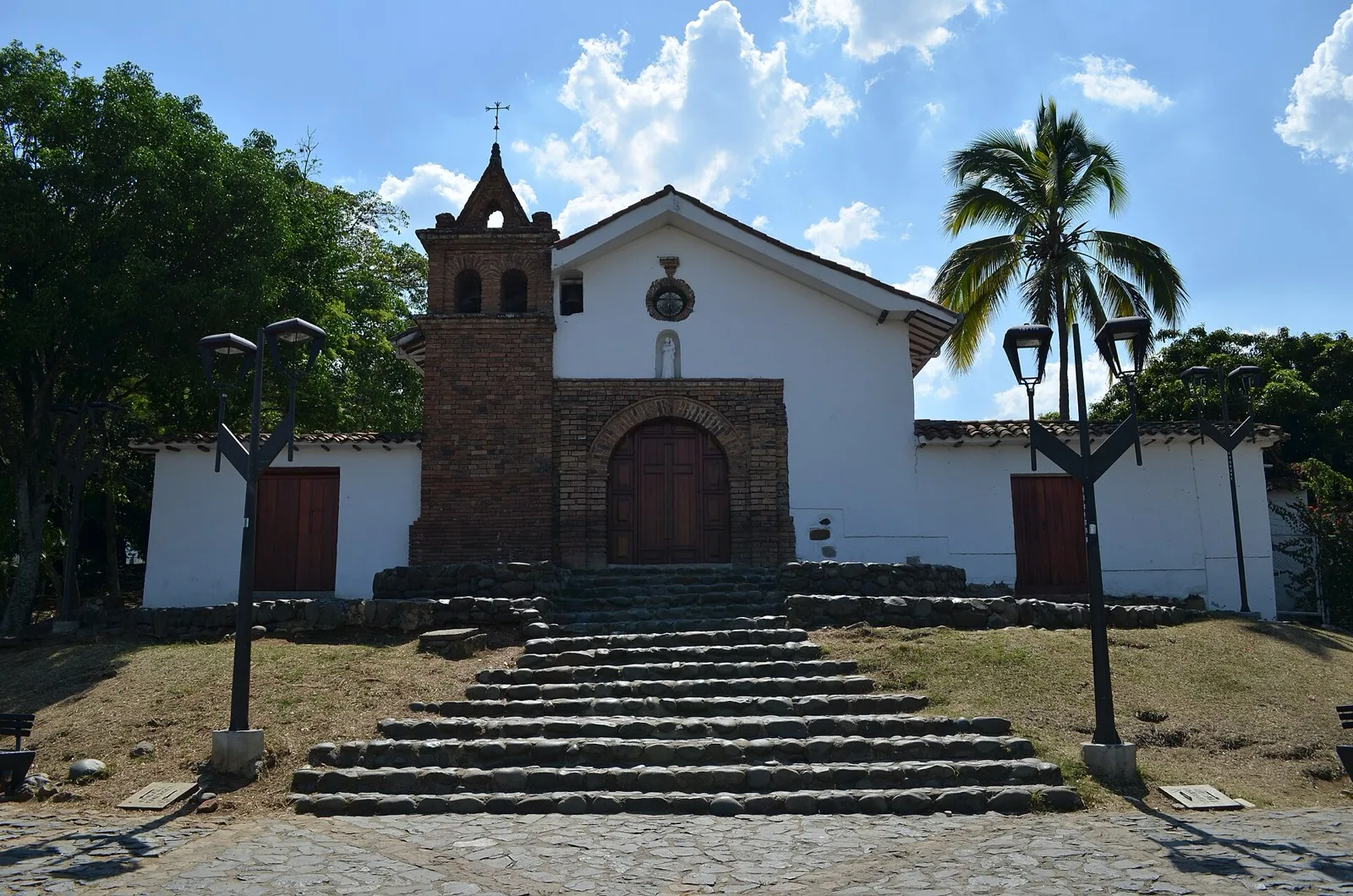 Capilla de San Antonio en lo alto de la colina