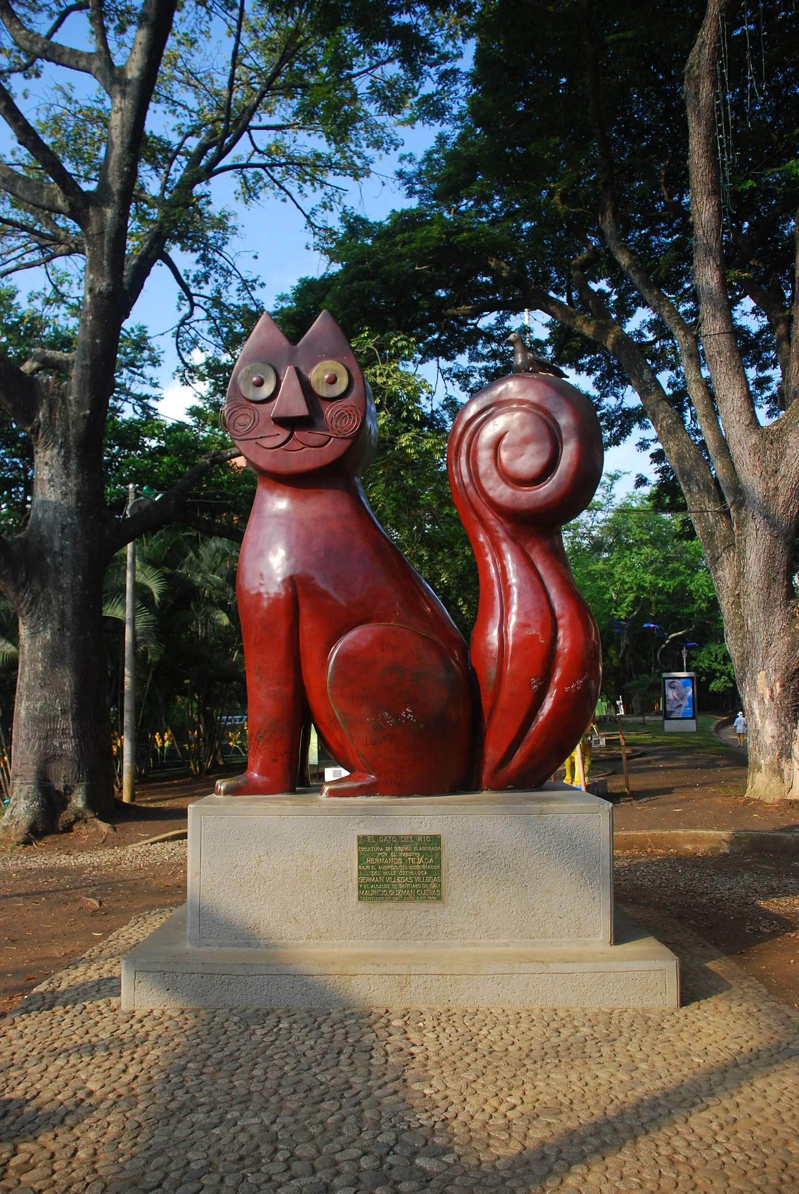 El Gato del Río visto de cerca en el parque junto al río