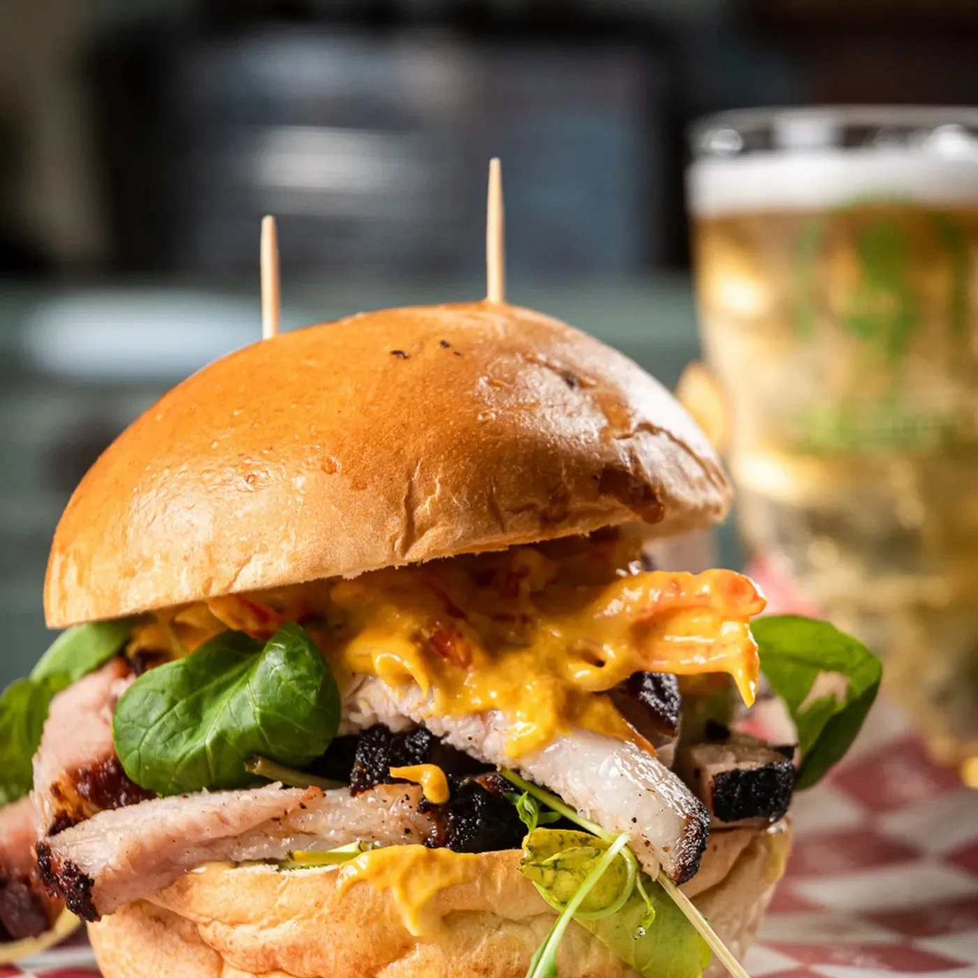 Hamburguesa con cerveza de El Social