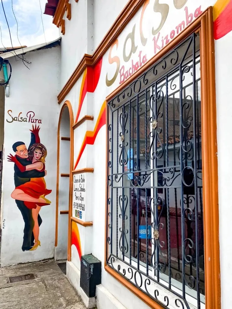 Escuela Salsa Pura