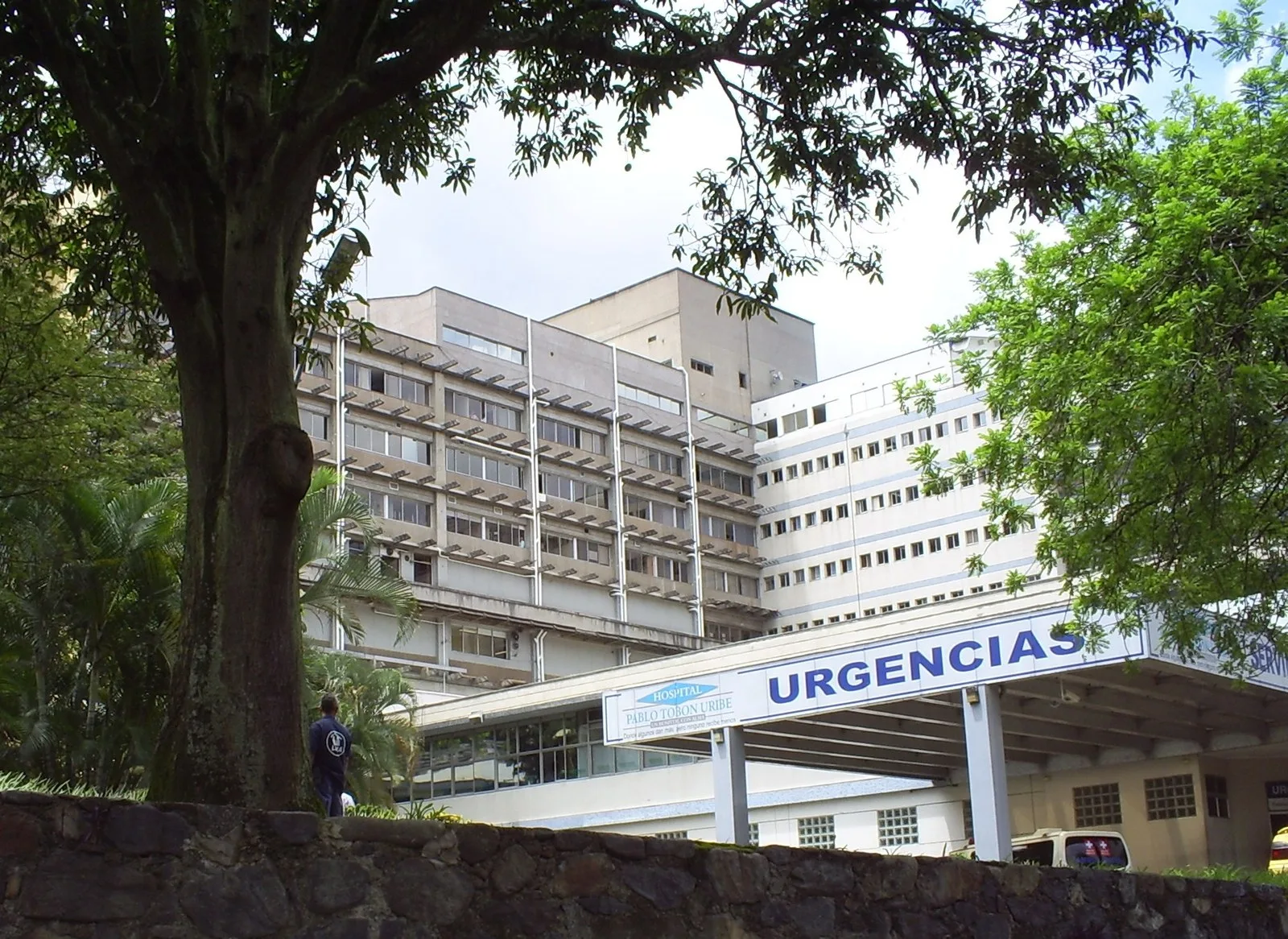 Entrada de urgencias del Hospital Pablo Tobón Uribe