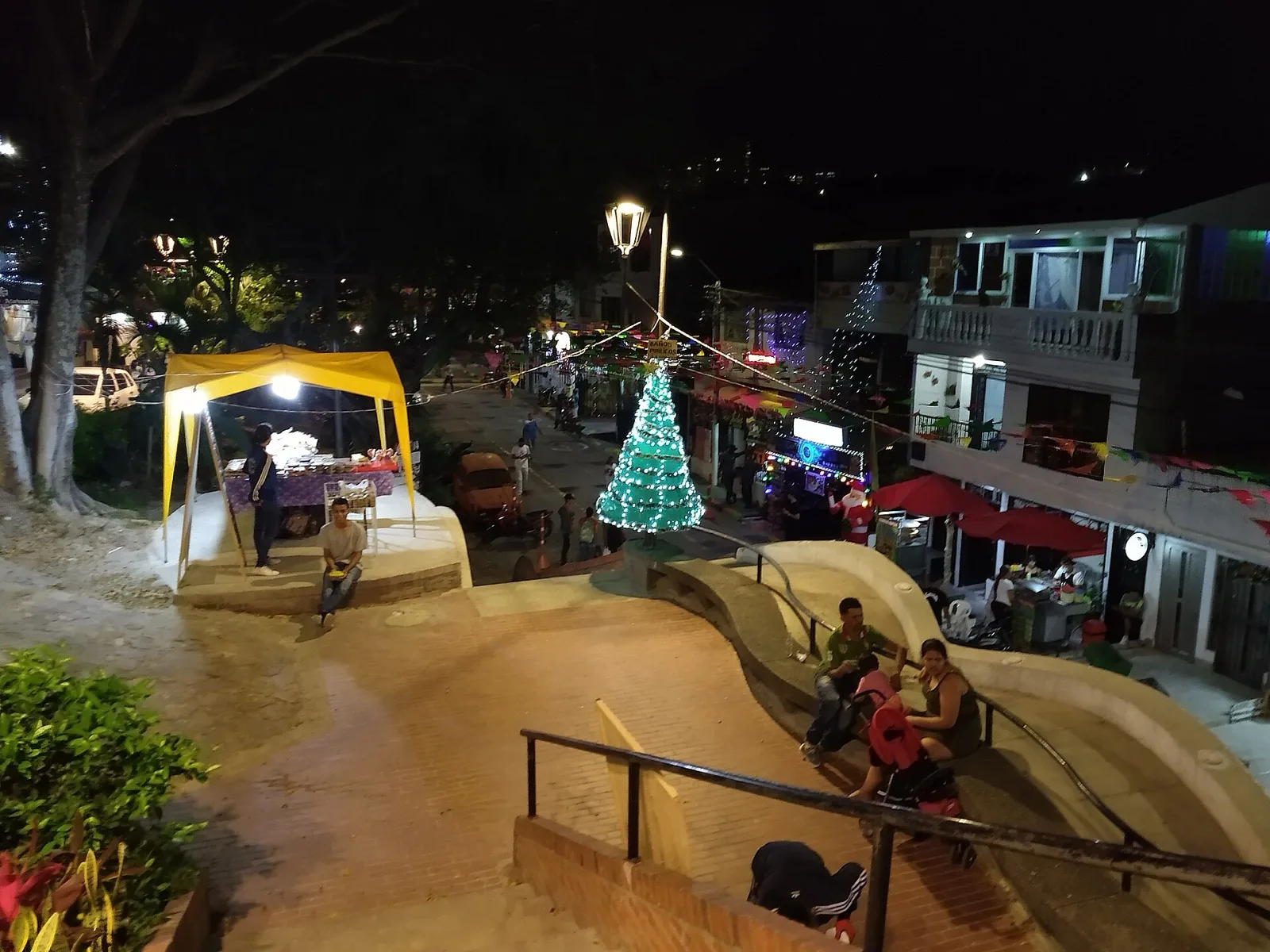 La Loma de la Cruz decorada en temporada de Navidad