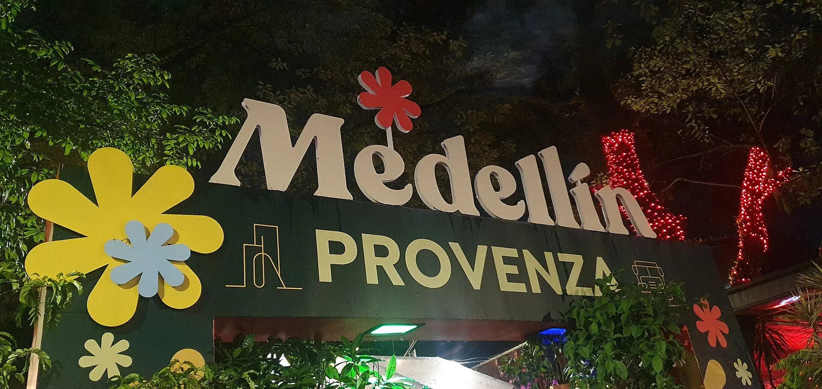 Carrera 35 en el sector de Provenza, El Poblado